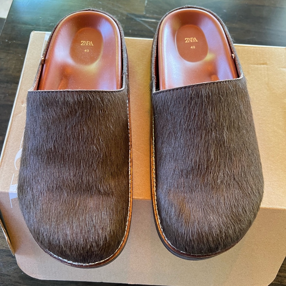 Zara Brown Flats with Textured Upper and Moccasin Design